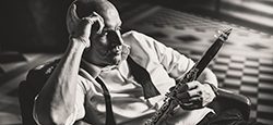 afbeelding muzikant in zwart wit
